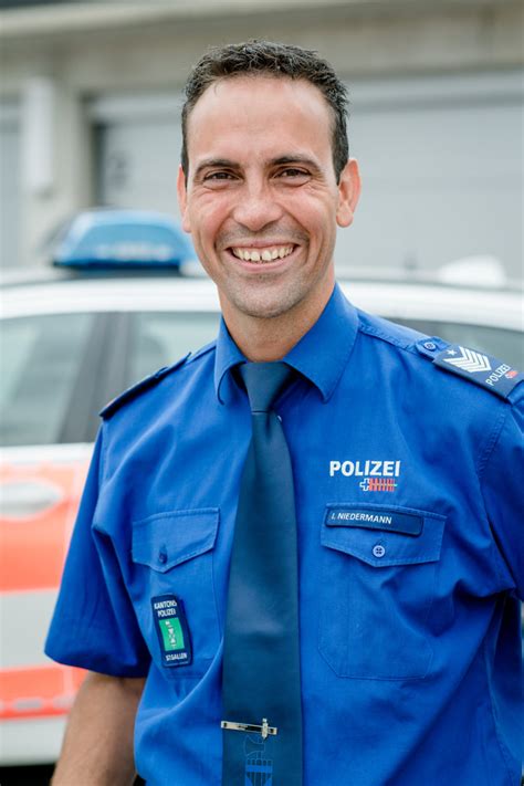Sie finden zugang zu allen informationen der kantonsverwaltung, der regierung, der gerichte und aktuelle medienmitteilungen. Fürstenland-Neckertal SG: Kantonspolizei St.Gallen besetzt ...