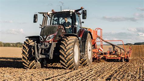 Valtra Unleashes 230 305hp Q Series Tractors With Fendt Cvt Farmers