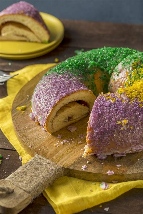 Our list of traditional mardi gras foods includes jambalaya, shrimp po' boys, and beignets — plus the mardi gras treat you'll only find two hours east of new orleans in mobile, alabama. Mardi Gras Party Food And Drink Ideas - Entertaining Diva ...