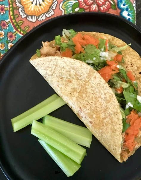 Healthy wrap & roll recipes. Easy Healthy Buffalo Chicken Wrap | Recipe in 2020 ...