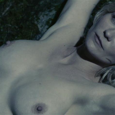 Kirsten Dunst Melancholia Nude Topless Tits Free Porn 1c XHamster