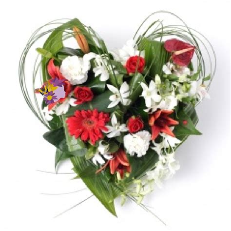 L'idea di regalare dei fiori per il compleanno potrà sembrarti sorpassata. Cuori di fiori | eFlora Shop