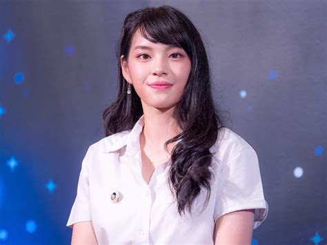 เพลงคุกกี้เสี่ยงทายกลายเป็นดังทะยานสู่ร้อยล้านวิวภายในเวลา 4 เดือน ดังเสียจนคนที่ไม่รู้จักวัฒนธรรมไอดอลก็ยังต้องรู้จัก bnk48 'เฌอปราง อารีย์. เฌอปราง อารีย์กุล สาวน้อยนักเคมี หน้าใส เสียงเพราะ - เน็ต ...