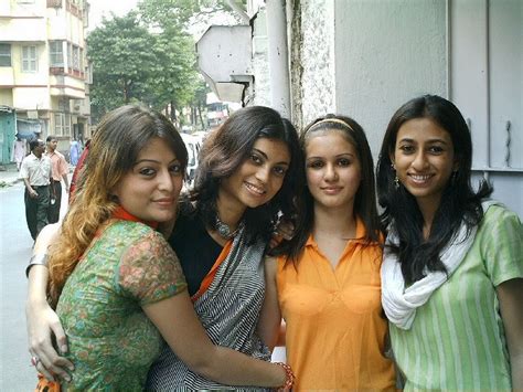 Desi Girls And Indian British Aunties Pics Delhi Girls