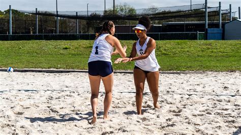 Hannah Symonds 2021 Beach Volleyball St Thomas University Athletics