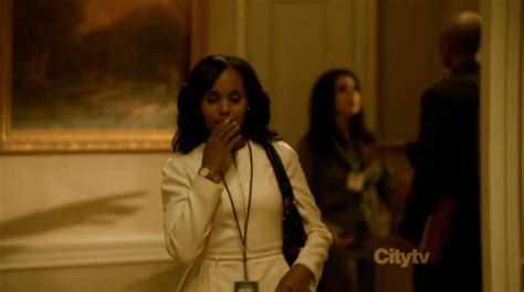 Olivia And Fitzs Oval Office Kiss When Scandal Moments