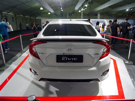 Honda civic mendapatkan penyagaran di malaysia. Honda Malaysia Tayang Civic Facelift dengan Kemas Kini ...