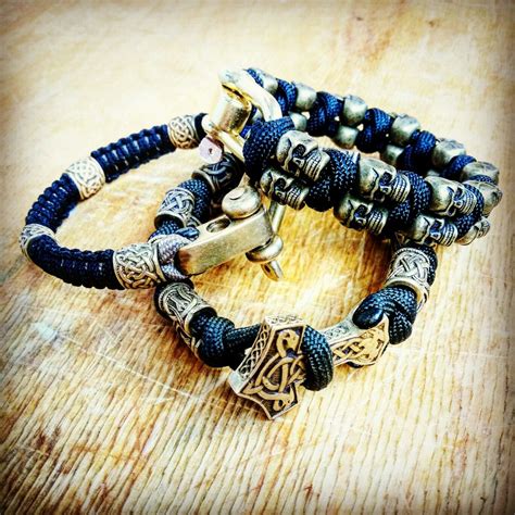 Made with 7 strands of polyester paracord, the parachute cord bracelets fit perfectly around your wrist so you can have this essential survival item wherever you go. Bracelets paracord. Made in "KostaBraveUA"🇺🇦 SALE. Paracord design-studio. Shipping to all ...