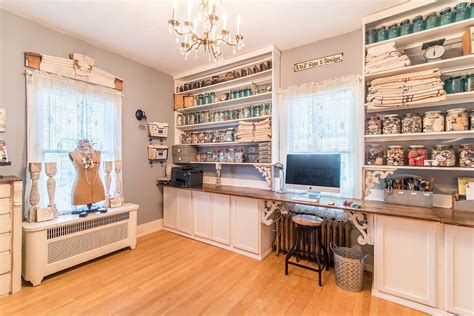 8 Creative Tips to Organize Your Craft Room | Craft room design, Diy