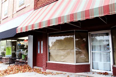 Homestead offers a breakfast and lunch menu, fresh baked goods and ice cream monday through saturday in downtown baldwin city. 8th Street Burger Shop comes to Baldwin City - The Baker ...