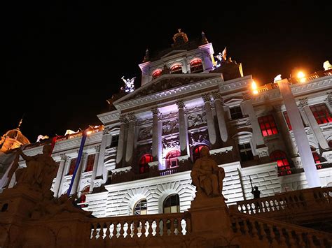 Kompletní zpravodajství ze světa i z domova. Hořící muzeum | ParlamentniListy.cz - politika ze všech stran