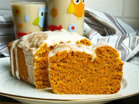 Der kaffeeguss verleiht den würfeln ein spezielles aroma, ohne dass sie nach kaffee schmecken. Karotten Kokos Kuchen mit Zimt | Rezept | Kuchen und ...