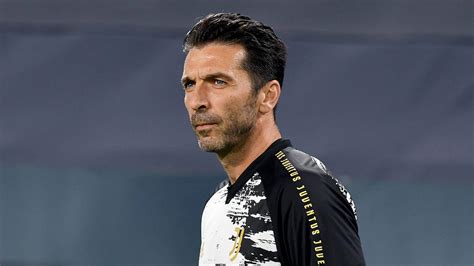 Als trainer war er bereits bei inter mailand. Italien: Torwart-Legende Gianluigi Buffon kehrt zu Parma ...