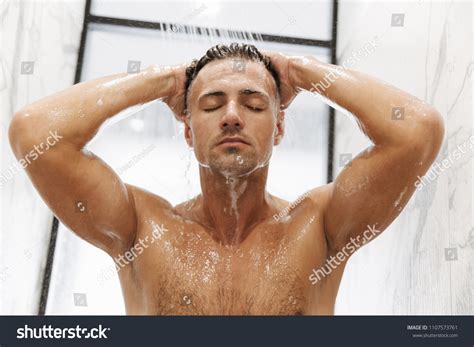 Attractive Muscular Man Taking Shower Foto Stock 1107573761 Shutterstock