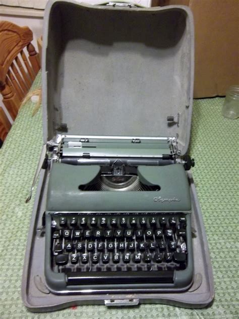 Olympia Typewriter Sm3 Deluxe 1950s Green Collectors Weekly