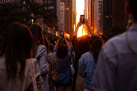 Manhattanhenge Stunning Annual Phenomenon Lights Up New Yorks