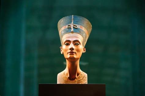23 Picture Of Nefertiti Egypt S Most Beautiful Queen Vintagetopia Egyptian Queen Nefertiti