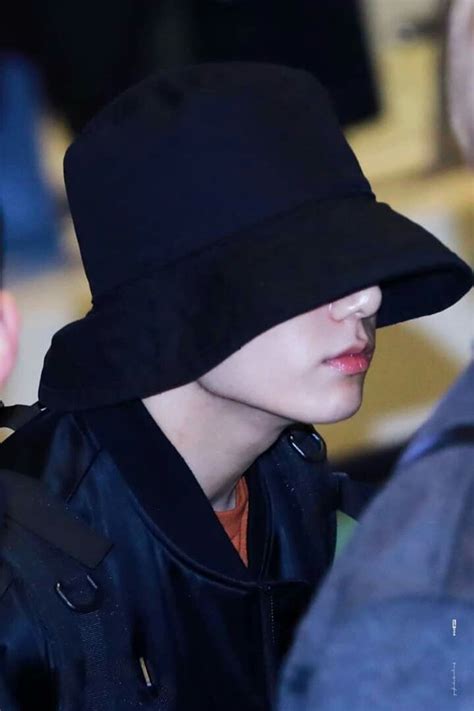 Jungkook Bucket Hat Airport Famous Person