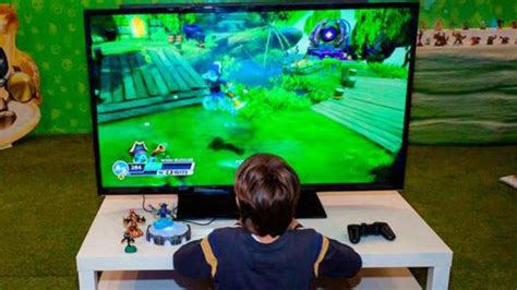 Cambiar videojuegos por un juego de rol. Los videojuegos y su influencia en la infancia :: EL ...