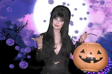 Elvira Partage Son Nouveau Vidéoclip Pour Dont Cancel Halloween