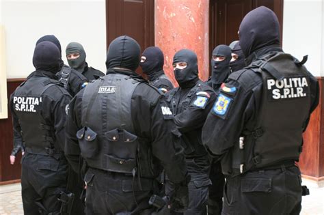 Fostul şef Al Biroului De Crimă Organizată Din Cluj Liviu Șipoș Reținut De Polițiști Pentru
