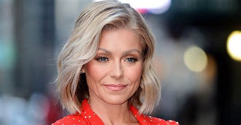 Kelly Ripa Posts 2020 Calendar Meme With A Twist Check Out The