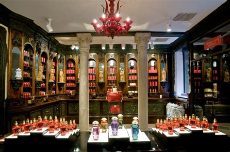 More insider guides for planning a trip to venice. The Merchant of Venice - Perfume - Venezia, Italy - Photos ...