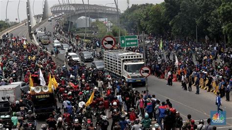 Kementerian kesihatan malaysia (kkm) telah mengeluarkan arahan larangan merokok di semua restoran dan premis makanan di negara ini berkuatkuasa 1 januari. Satu Tahun Jokowi-Ma'ruf Amin, Buruh Siap Demo Besar-besaran