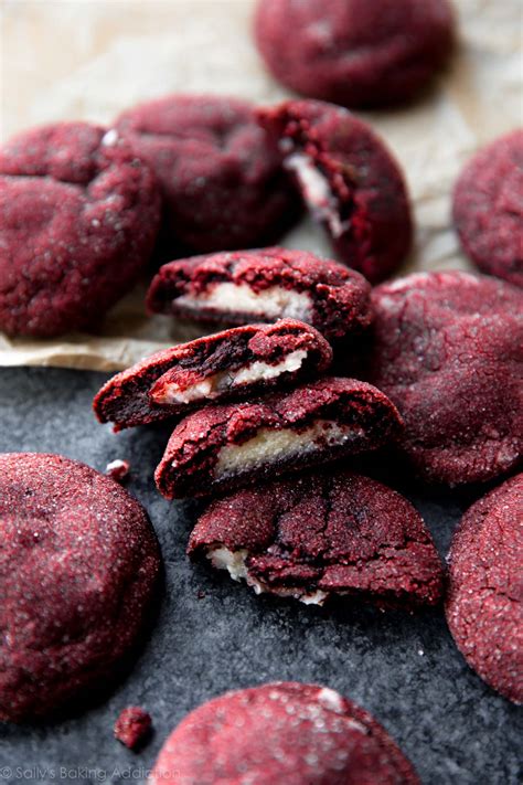 Jangan risau, dengan resepi kek red velvet kukus cheese leleh yang kami berikan ni, anda boleh tersenyum riang tengok hasilnya nanti. Cream Cheese Stuffed Red Velvet Cookies | Sally's Baking ...