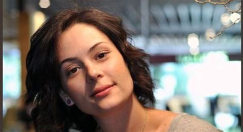 Bu sayfa oyuncu yıldız çağrı atiksoy hakkında biyografisi, özgeçmişi, dizilerde oynadığı roller, şu anda hangi dizide oynuyor, sosyal medya hesapları, ajansı, web sitesi ve hakkında çıkan haberlere. Yıldız Çağrı Atiksoy Kimdir? Nereli - Boyu - Yaşı ...