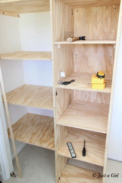 Organizing a closet is easy with a closet organizer. how to add closet shelves.jpg | Diseño de armario para ...