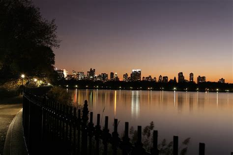 Photo Entry Reservoir At Night