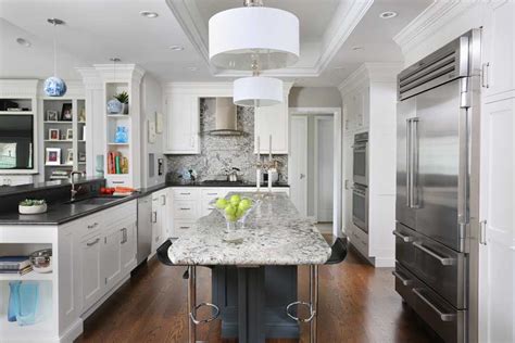After transforming more than 30,000 kitchens with quality cabinets, cliqstudios has seen many kitchen peninsula designs. U-shaped kitchen with peninsula and island