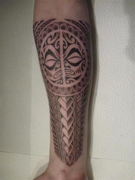 Maori tattoos being done #maoritattoos. Forearm Tattoo Designs for Men | Polynesian tattoos women, Tattoos, Forearm tattoo design