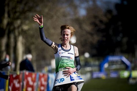 Began competing at age 35 after taking part in a fun run and discovering she was quite good at it. Nieuwe kampioenen in veldlopen | Wablieft
