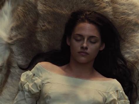 Snow White Kristen Stewart Unconscious By Uuuwee On Deviantart