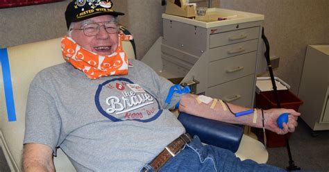 Coronavirus 90 Year Old Makes 200th Blood Donation Despite Warnings
