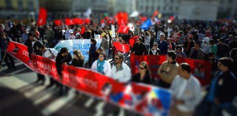 O líder da fenprof considerou hoje que a greve geral da função pública tem uma expressão forte na educação, o que demonstra que os trabalhadores não esqueceram o que o atual governo fez ao. Greve da função pública marcada para amanhã - Santo Tirso TV