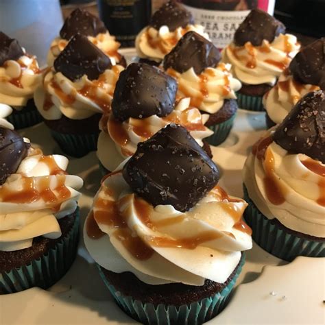 Dark Chocolate Salted Caramel Cupcakes Intensive Cake Unit