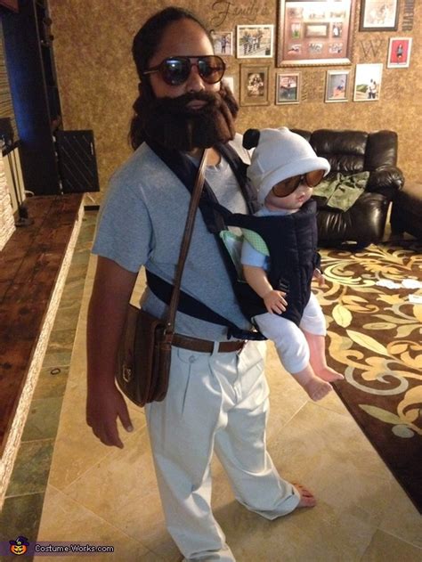 Alan Carrying Baby Hangover Little Carlos From The Hangover Was