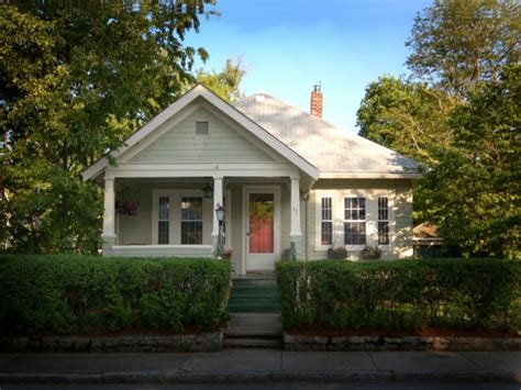 This house comes with two bedrooms and can fit a budget of $10,000. 1930s Sears Bungalow 2 Bedroom Sears Craftsman Bungalow Homes, bungalow craftsman - Treesranch.com