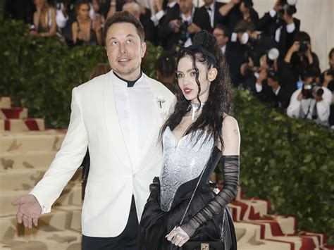 Elon Musk And Grimes Pregnant An Investigation Esquire Middle East