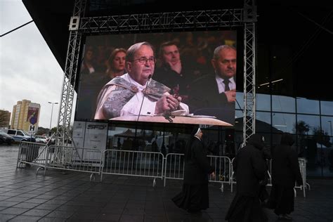 Bema w toruniu świętowane będą 27. Urodziny Radia Maryja w Toruniu. O. Rydzyk świętuje ze ...