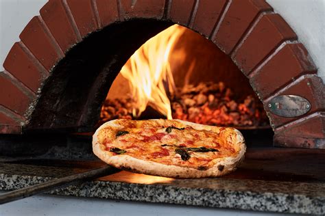 Genießen Sie Unsere Pizza In Unserem Ristorante Pizzeria Kälberer