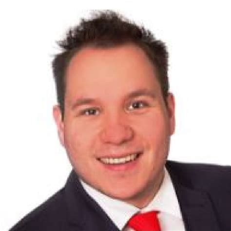 Einfaches banking, innovative app und persönliche beratung. Tim Lorenz - Junior Verkaufsberater - FCA Motor Village ...