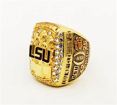 The los angeles lakers unveiled their championship ring from last year's orlando bubble win ahead of opening night against the philadelphia 76ers. LSU Tigers Football National Championship Ring 2020 ...