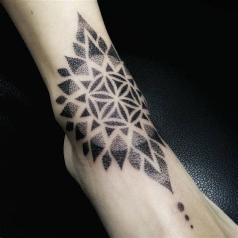 Resultado De Imagen De Mandala Puntillismo Tattoo Handgelenk Tattoo