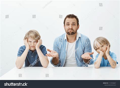 3205 Confused Parents Images Stock Photos And Vectors Shutterstock