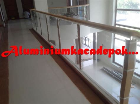 Harga rp 2.499.000/meter lari kaca 10mm (wh2a1) harga rp 2.299.000/meter lari. Railing Tangga Kaca Minimalis • Aluminiumkacadepok.com