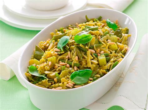 2 cucchiai di pesto già pronto *. Pasta al pesto con fagiolini e patate